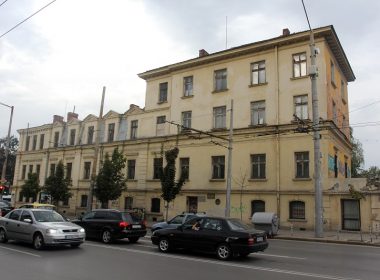 Дончев царските конюшни имот център София