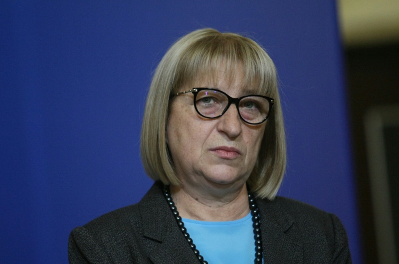 Цецка Цачева промени закон Наглите затвори