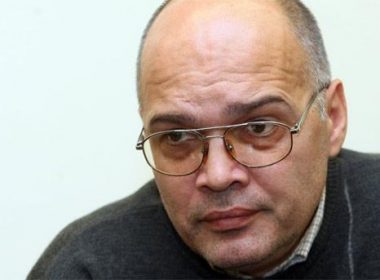 Тихомир Безлов, проблем, кабинет, управление