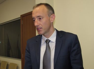 Красимир Вълчев МОН раниците тежест тетрадки учебници първокласници прием