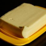 КЗП: Надценки до 135% на основни храни у нас, шампион е маслото