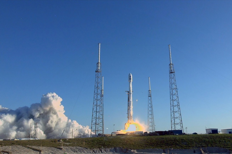 SpaceX НАСА кораб планети Слънчева система