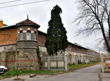 затвор бягство чистачка