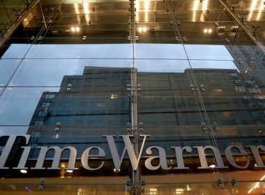 Time Warner CNN заплаха бомба евакуация