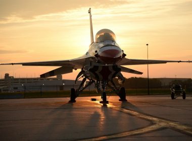 f-16, изтребители ВВС САЩ преговори комисия правителство