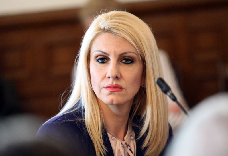 Десислава Ахладова