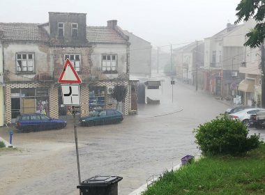 Ивайловград порой дъжд улици реки