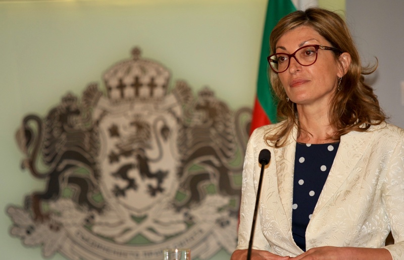 Екатерина Захариева нападение кораби Омански залив Македония Албания присъединяване ЕС