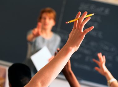 учители, ученици, текущи оценки, Вълчев, заповед, оценяване, МОН график учебна година изпити обучение, предложение, онлайн, присъствено, МОН