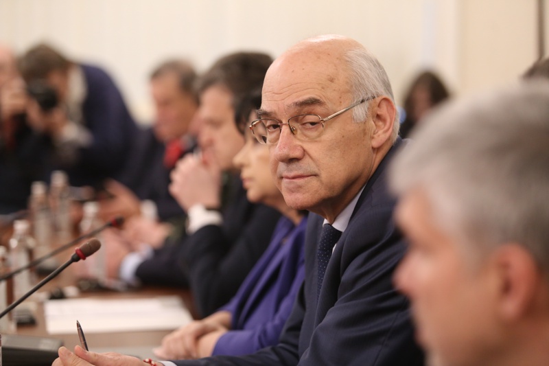 Иван Иванов, КЕВР, цена, намеса, Кирил Петков, правителство, кабинет, мораториум