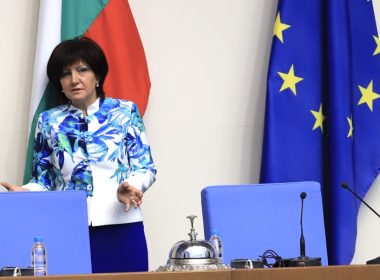 Цвета Караянчева, оставка, БСП, ДПС, Манолова