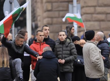 протести, искания, Мая Манолова, Отровното трио, Дионисий, шествие, Левски