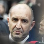 Радев застана плътно зад Йотова и я поздрави за победата, свърза Гюров с Пеевски