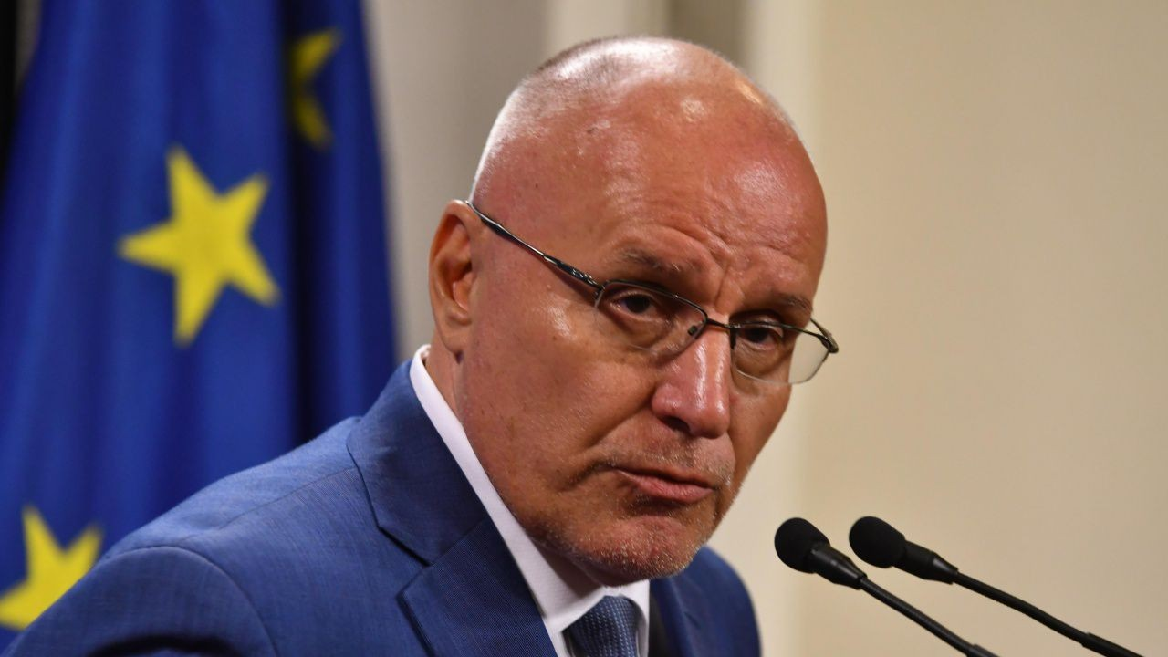 Димитър Радев: Приемането на еврото в България е успешно - Flashnews