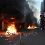 Френското правителство въвежда вечерен полицейски час