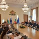 Радев пред зърнопроизводителите: България прави всичко възможно да повиши сигурността в Черно море