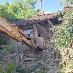 Жители на вилна зона край Сливен на протест заради незаконни постройки