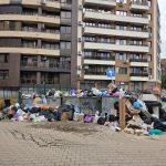 Студентски град в София заринат в боклуци, кофите преливат
