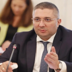 Нанков за брифинга на МРРБ: Шишков изнесе поредното си шоу от сериала „Приказки под Шишковия храст